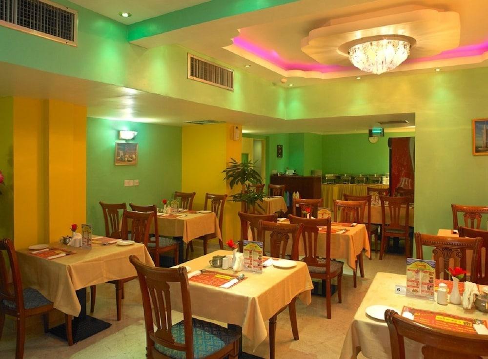Phoenicia Grand Hotel Dubai Eksteriør billede