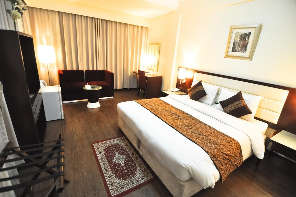 Phoenicia Grand Hotel Dubai Eksteriør billede