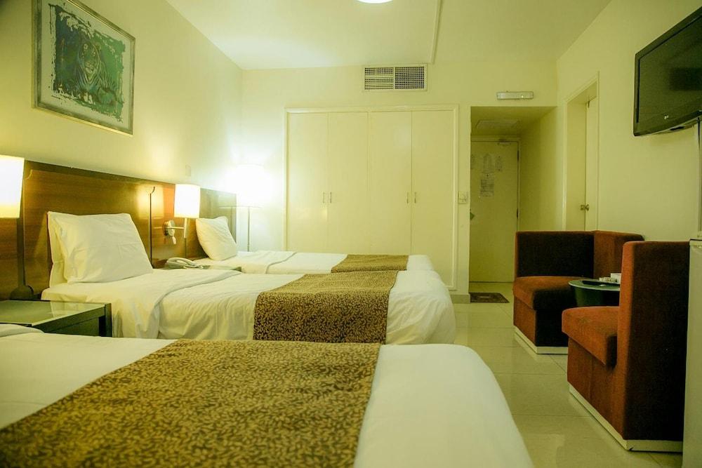 Phoenicia Grand Hotel Dubai Eksteriør billede