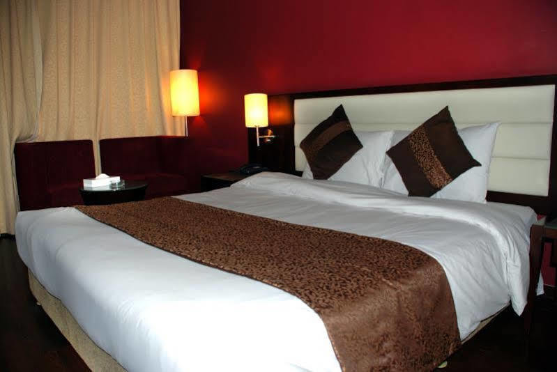 Phoenicia Grand Hotel Dubai Eksteriør billede